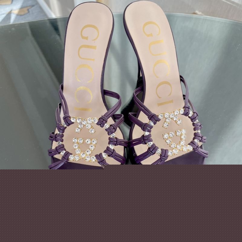 G*u*i slippers